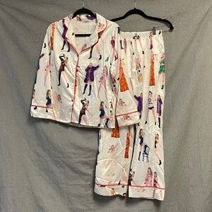 Chic  Pajama Set with Fashion Print